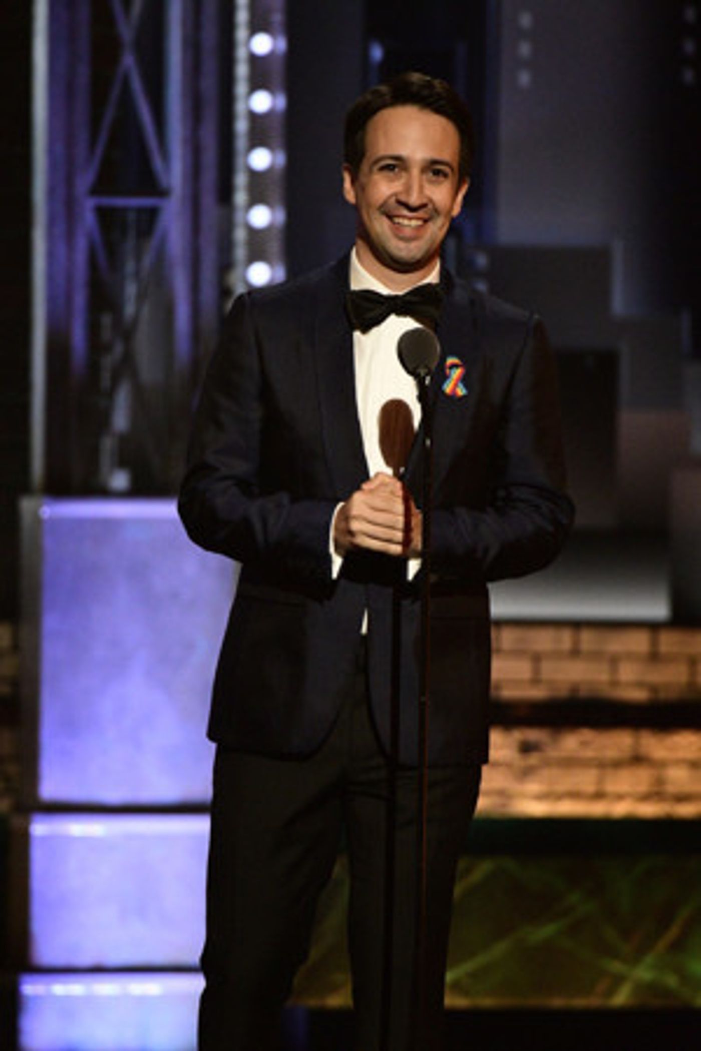 Lin-Manuel Miranda Will Broadcast Live on Facebook From London Today  Image