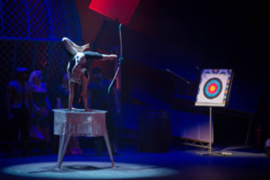 Review: CIRQUE BERSERK, Peacock Theatre Image