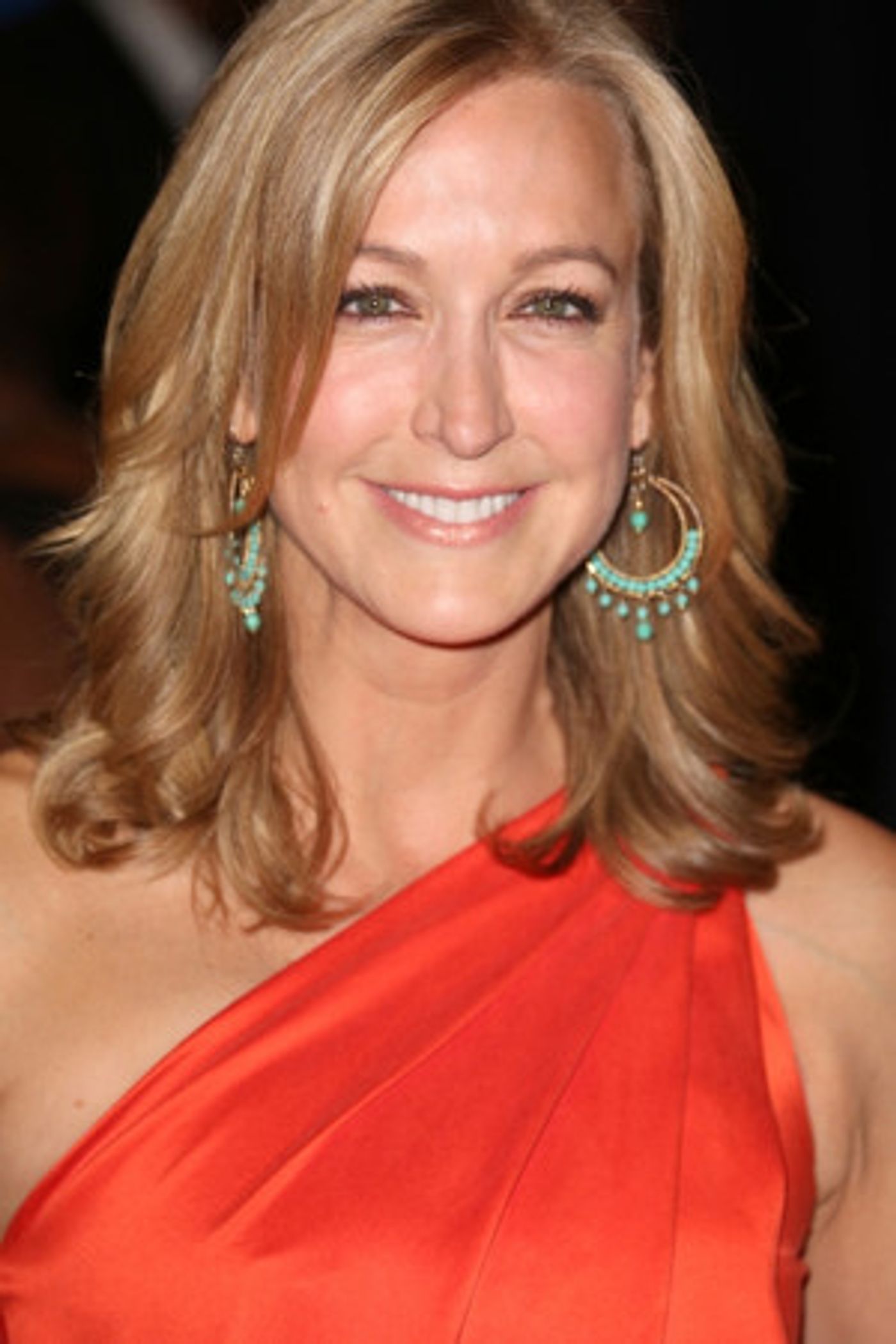 Lara Spencer Experiences an Entire City in One Weekend in Travel Channel Special EAT, DRINK, HAGGLE  Image