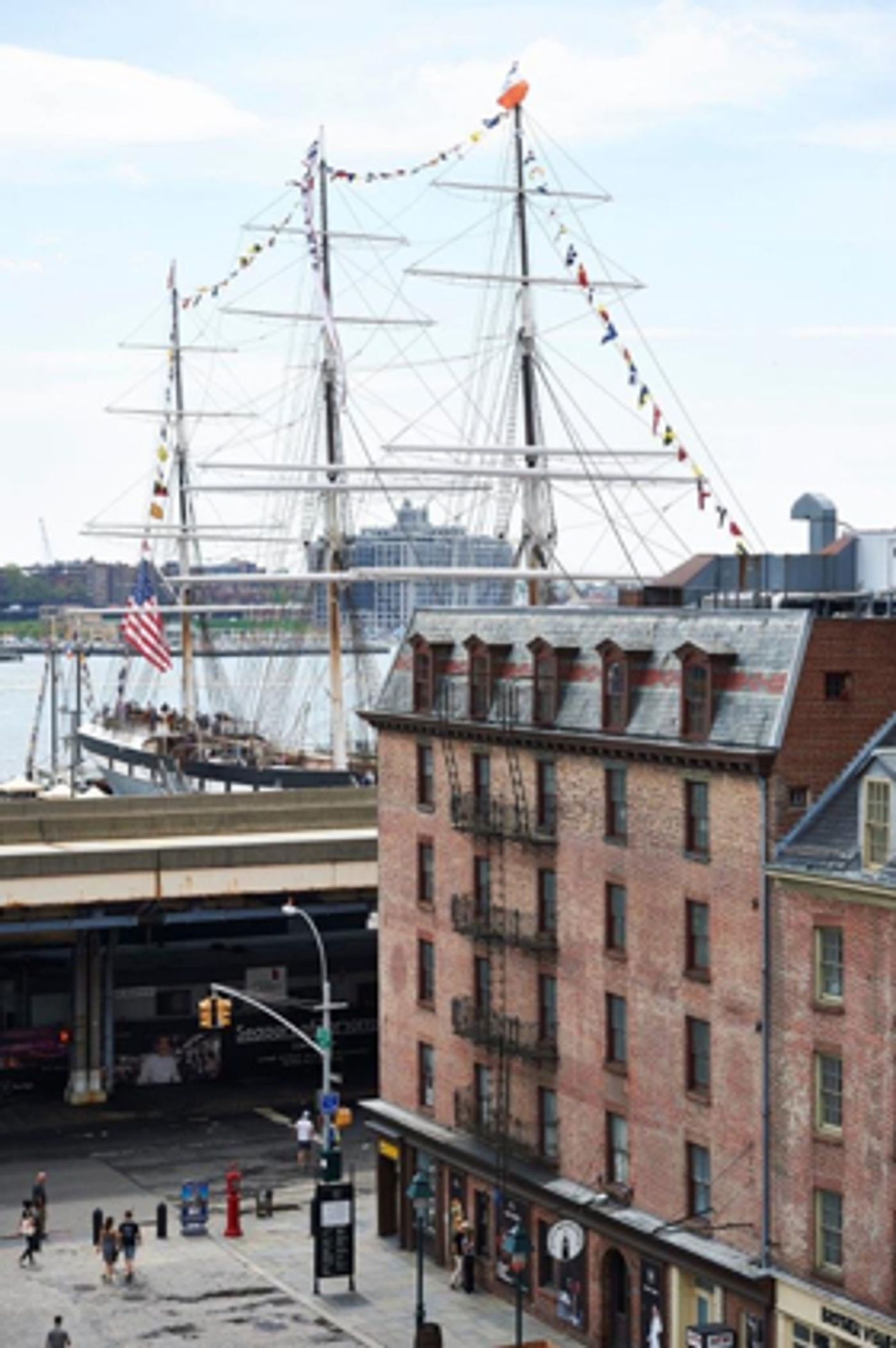 South Street Seaport Museum Announces Panel Discussion 'Walking a Tightrope'  Image