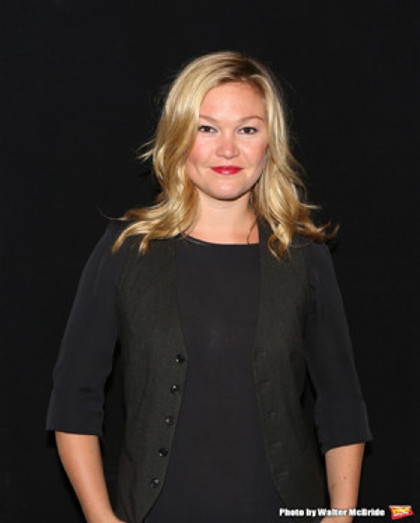 Ovation to Premiere New Series RIVIERA Starring Julia Stiles  Image