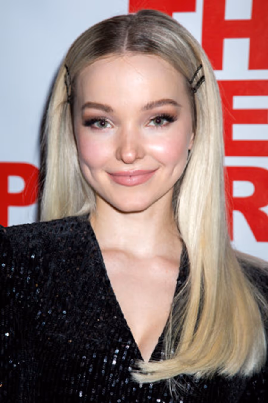 Photo: Alicia Silverstone Visits Dove Cameron At CLUELESS: THE MUSICAL Image