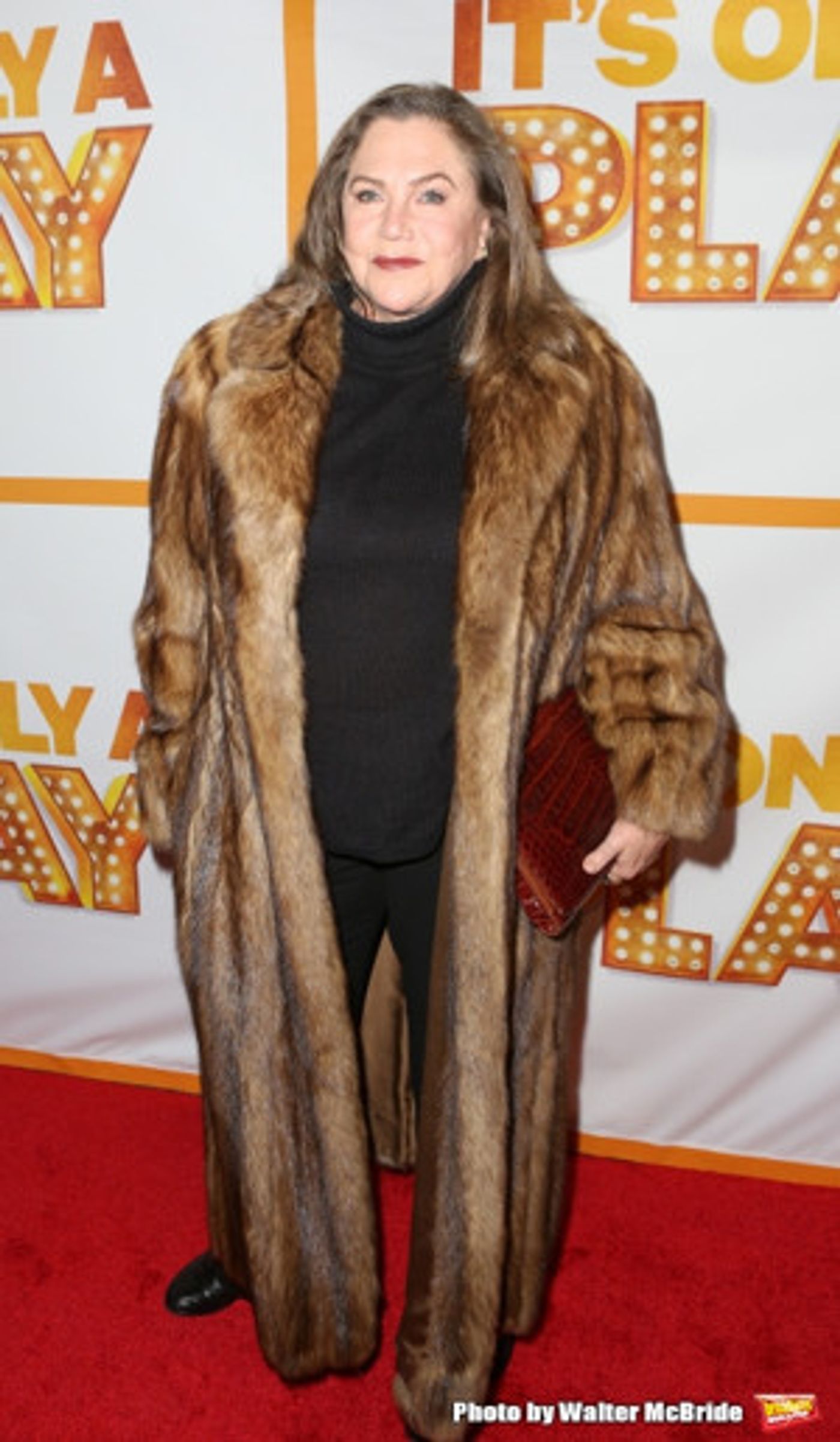 Andie MacDowell & Kathleen Turner to Star in Fox Dramedy Pilot Andie MacDowell & Kathleen Turner to Star in Fox Dramedy Pilot Image