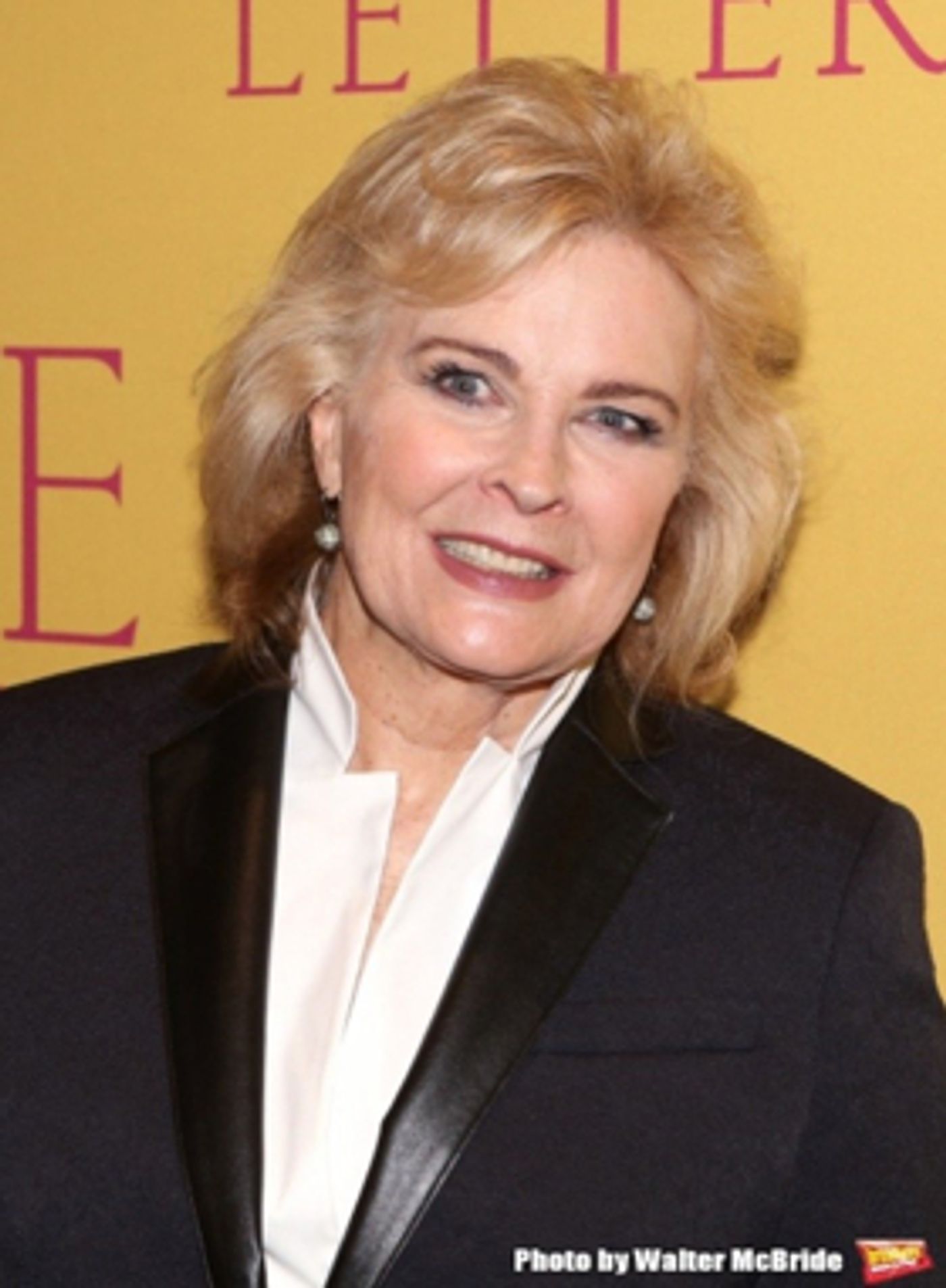 Candice Bergen Shares A First Look of the MURPHY BROWN Cast Reunited  Image