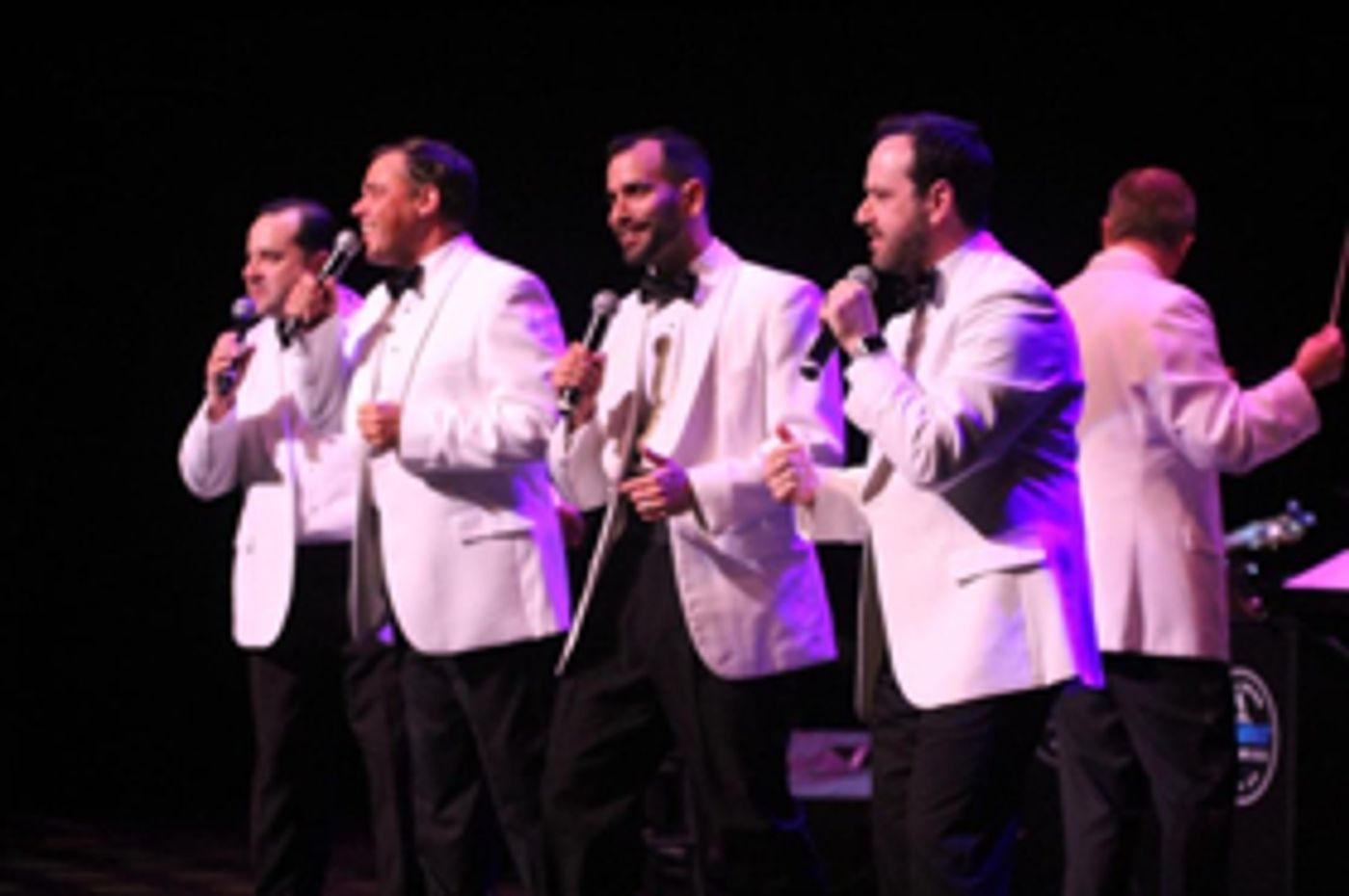 Philadelphia Theatre Company Welcomes Summer Club for A Big Band Valentine's Day Philadelphia Theatre Company Welcomes Summer Club for A Big Band Valentine's Day Image