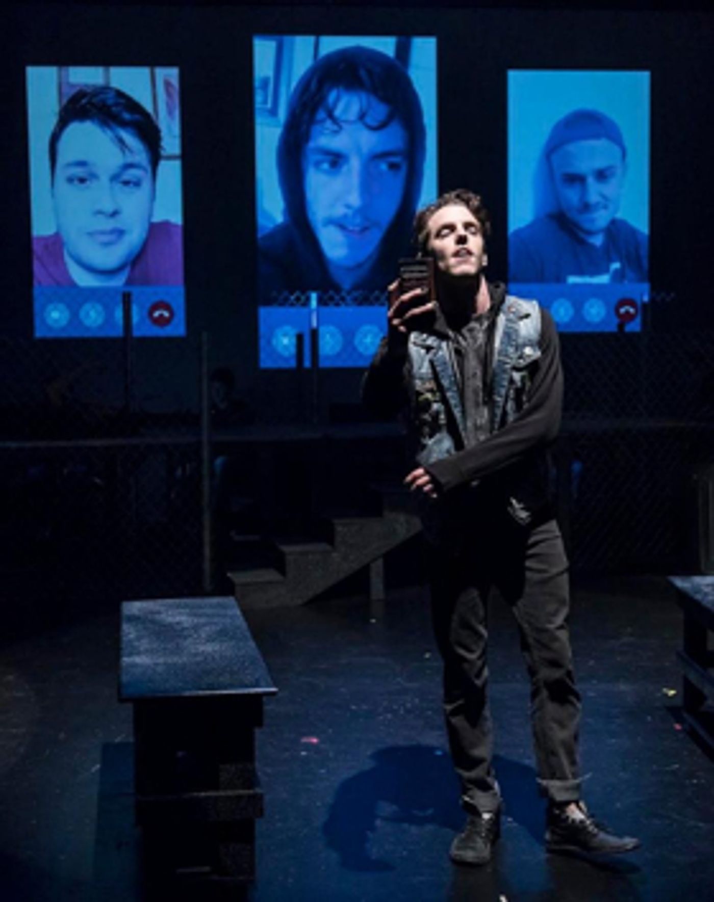 Review: AMERICAN IDIOT at Center Stage Theater  Image