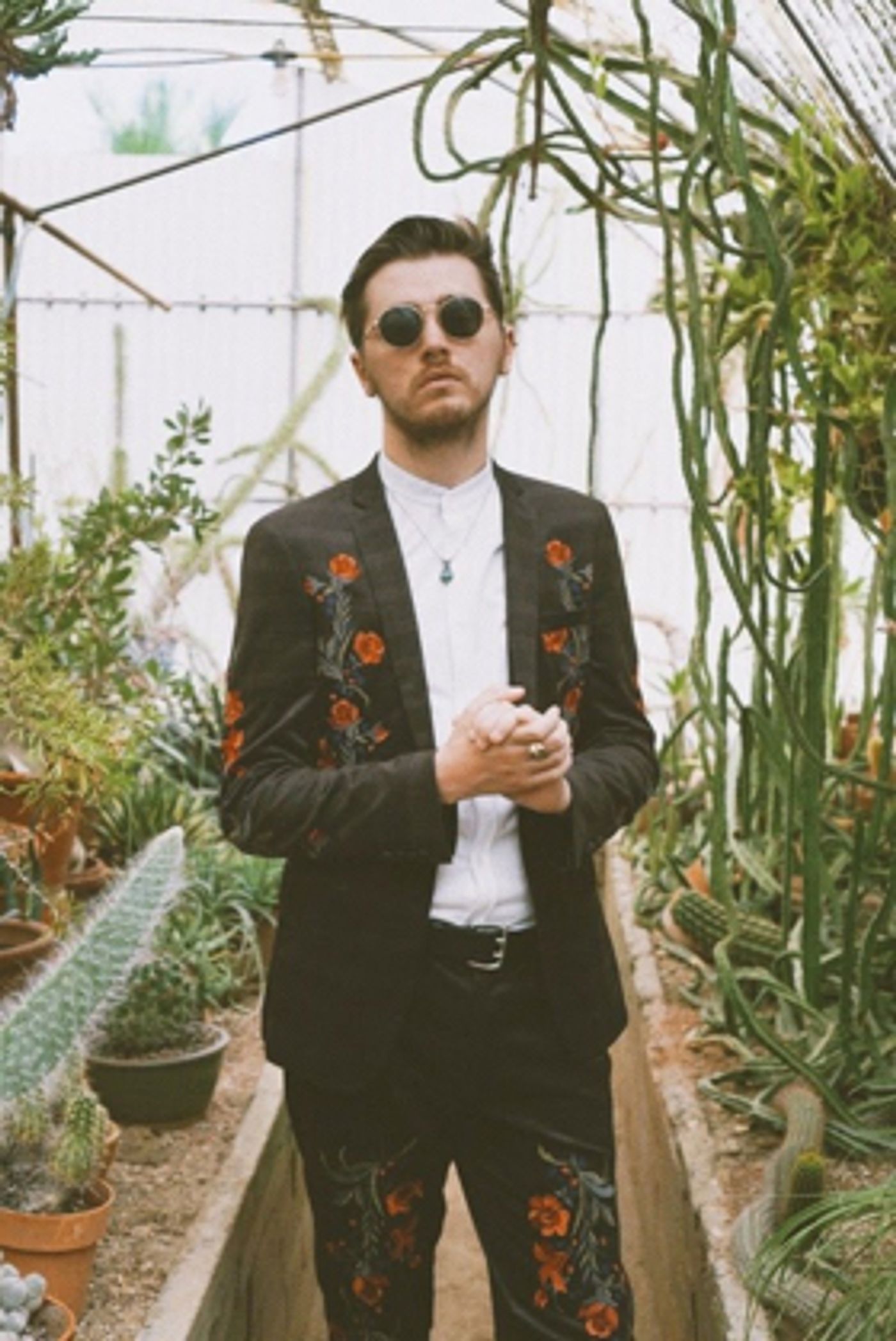 Leo James Conroy Shares New Single LEAVE IT ALL BEHIND, Debut EP Out Ocotber 26 Leo James Conroy Shares New Single LEAVE IT ALL BEHIND, Debut EP Out Ocotber 26 Image