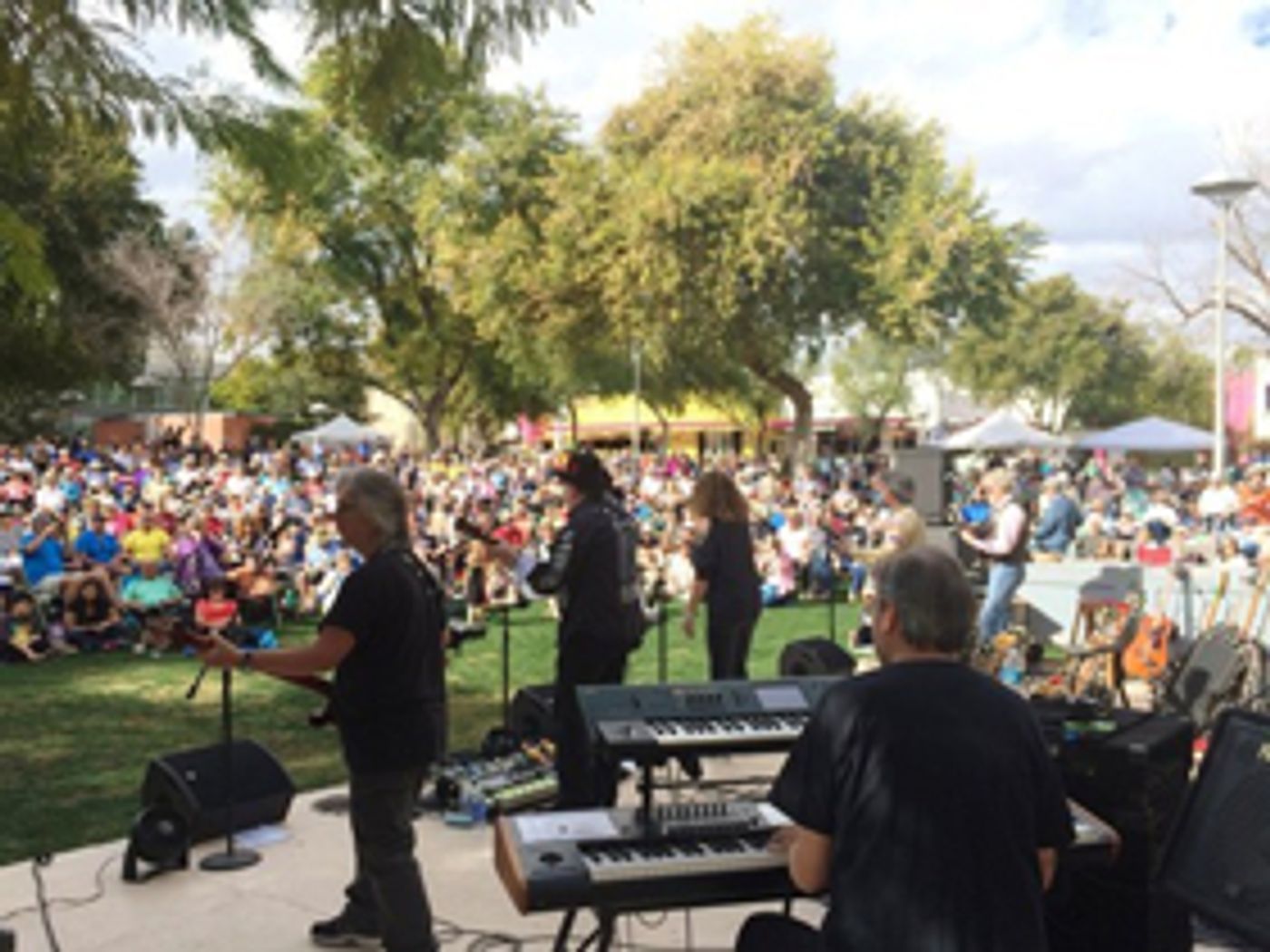 Sunday A'Fair Brings Live Entertainment to Scottsdale Civic Center Mall  Image
