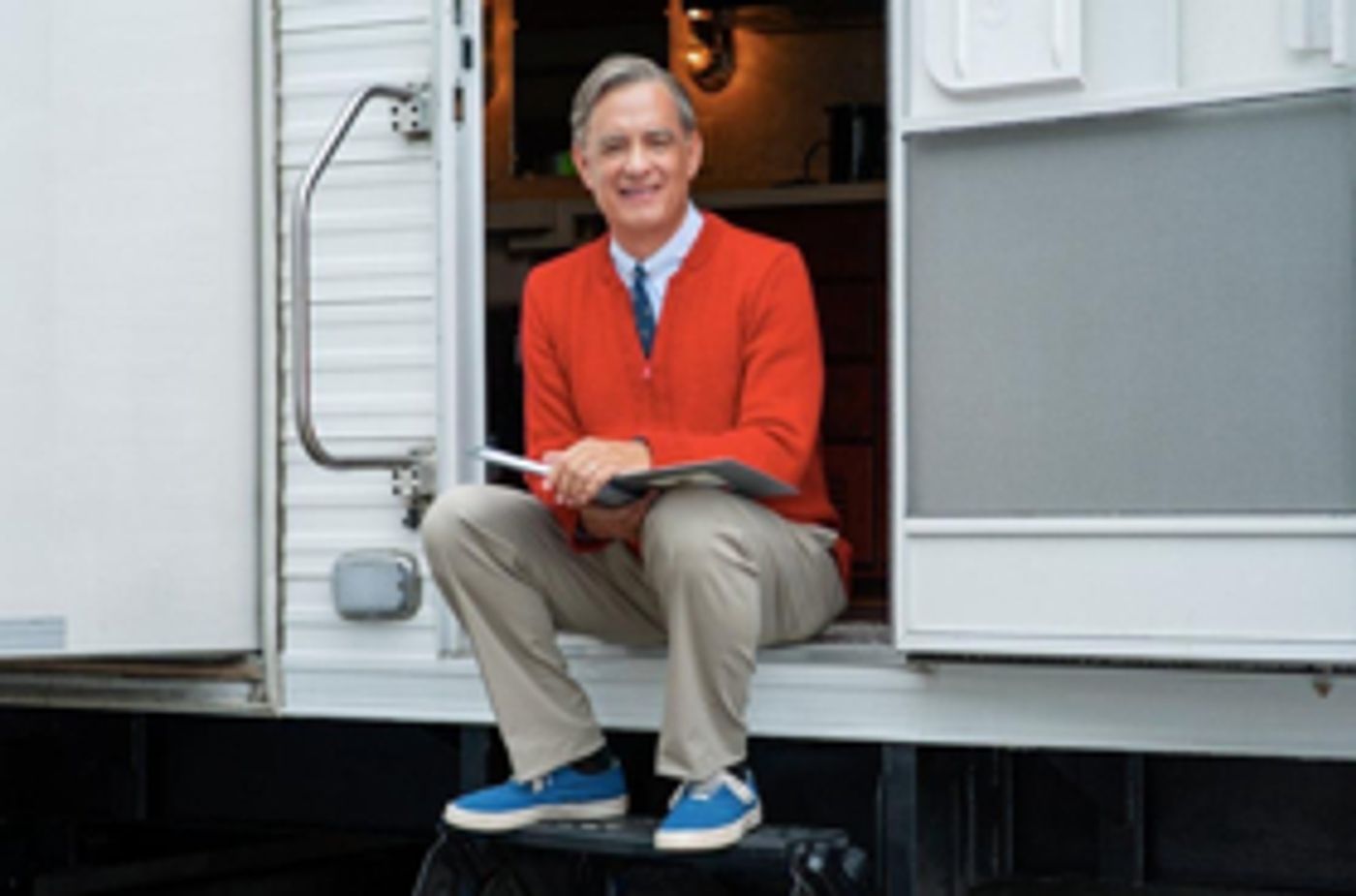 Sony Releases First Photo of Tom Hanks as Mister Rogers Sony Releases First Photo of Tom Hanks as Mister Rogers Image
