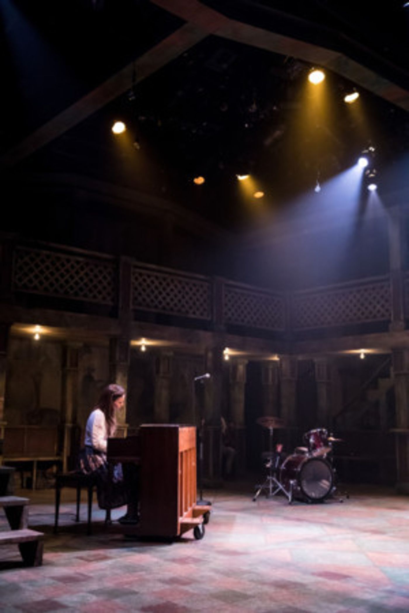 Review: Theater Latté Da's ONCE  Appears to 'Walk on Moonbeams'  Image