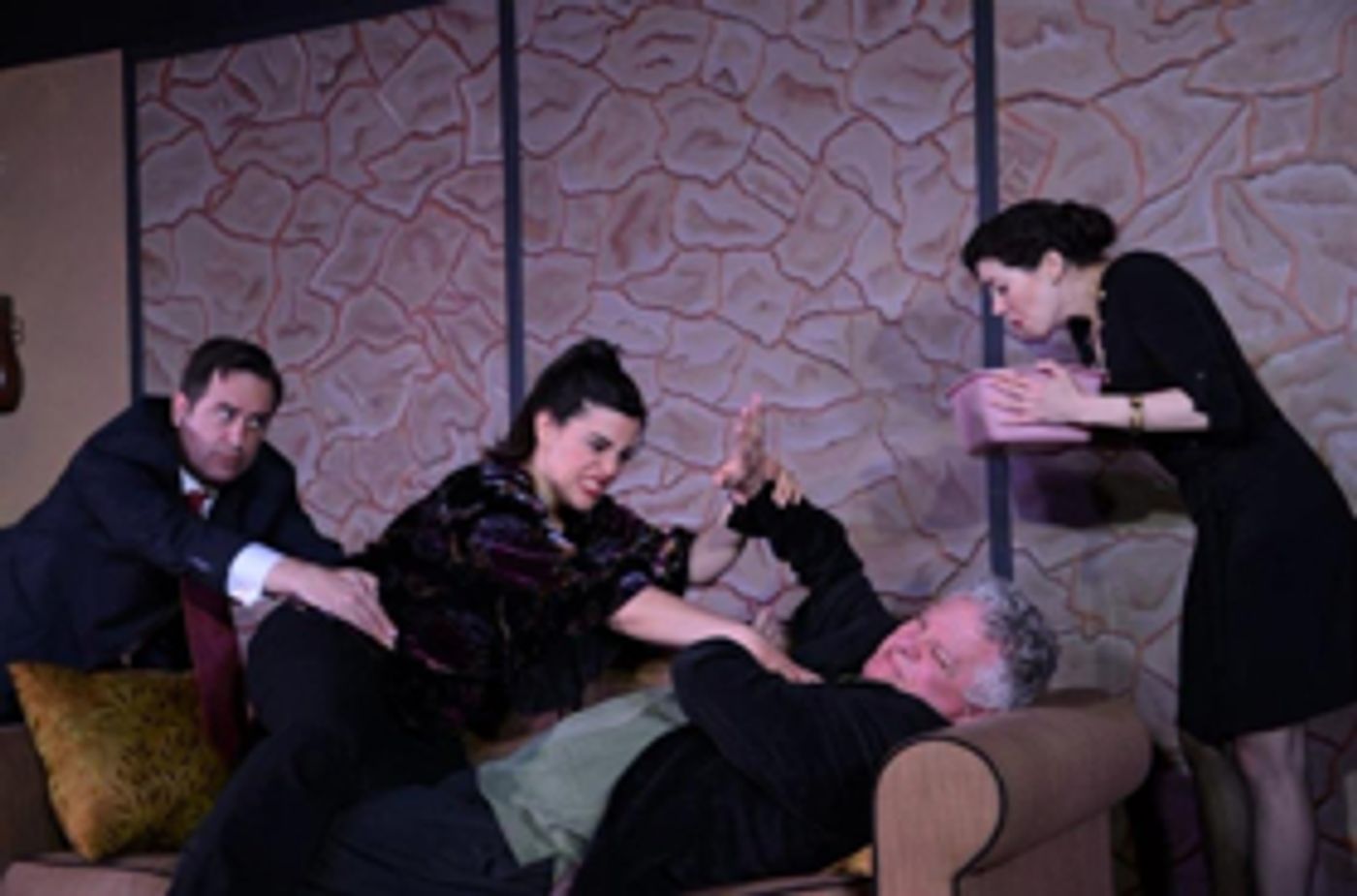 Review: Yazmine Reza's GOD OF CARNAGE Brilliantly Directed and Perfectly Cast at Surf City Theatre  Image