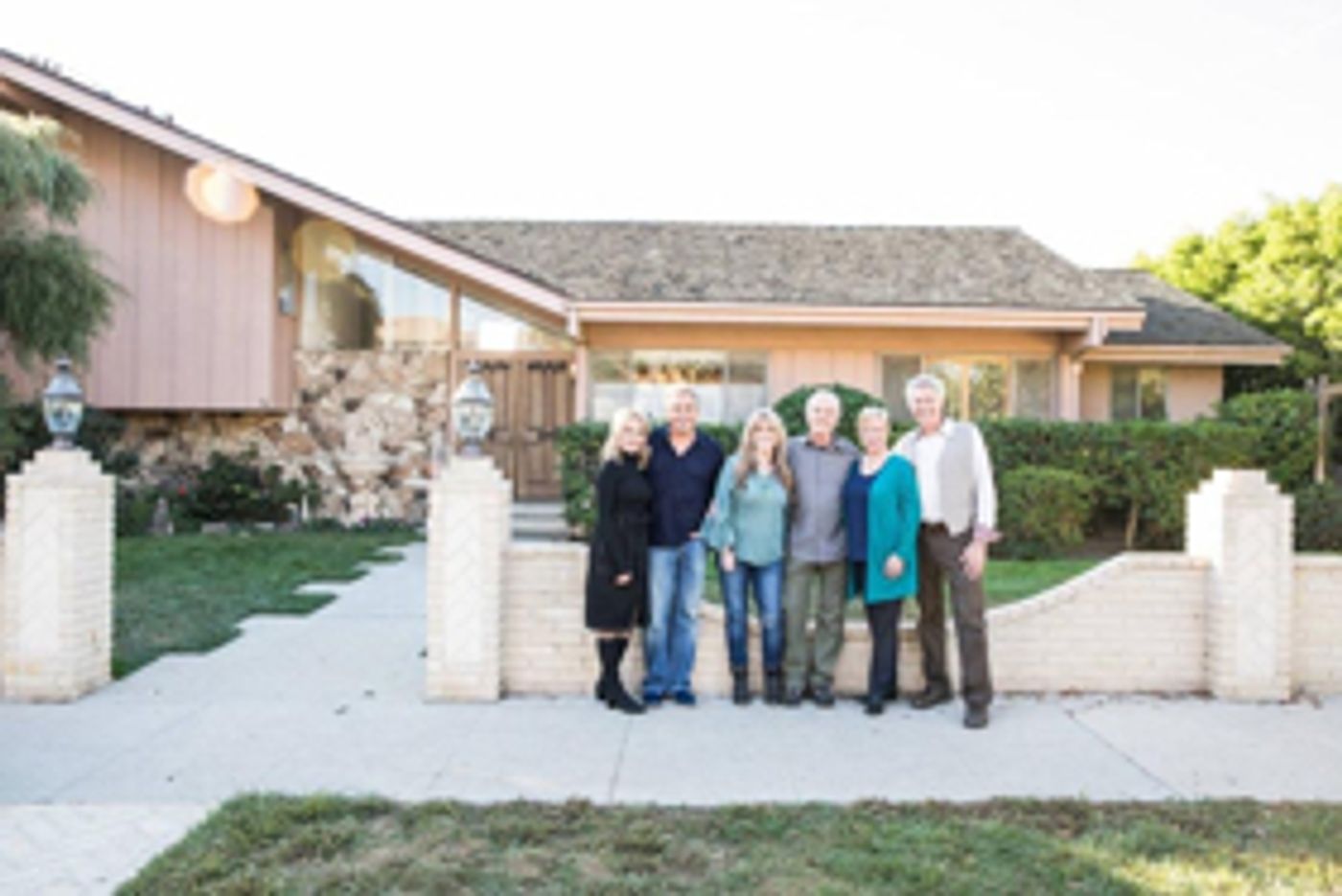 THE BRADY BUNCH Cast Reunites for HGTV Renovation Series at Iconic Family Home THE BRADY BUNCH Cast Reunites for HGTV Renovation Series at Iconic Family Home Image