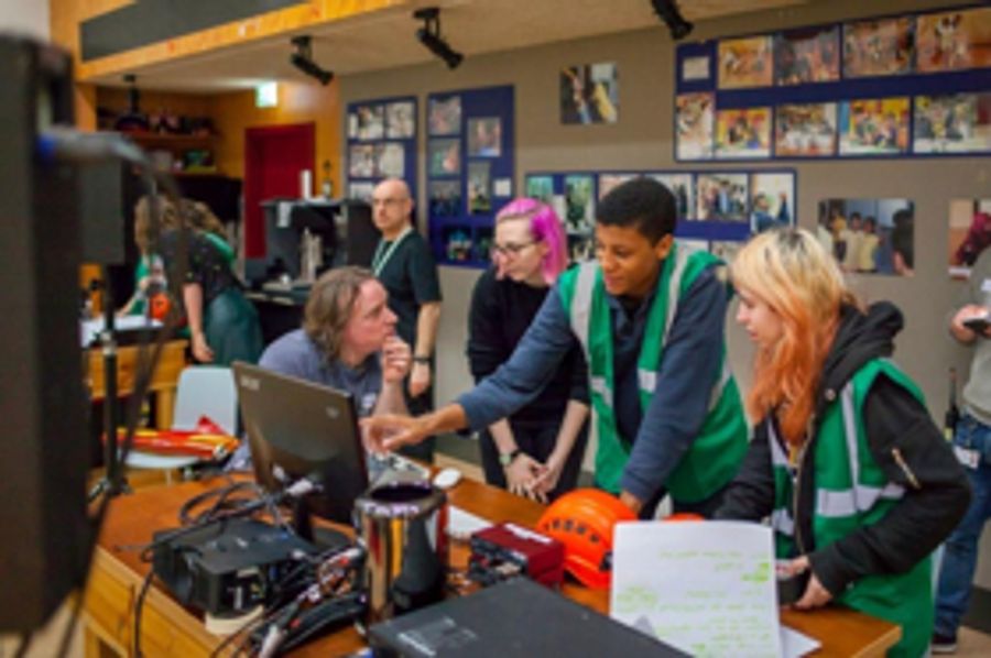 Applications Open For National Theatre Young Technicians 2018 Image