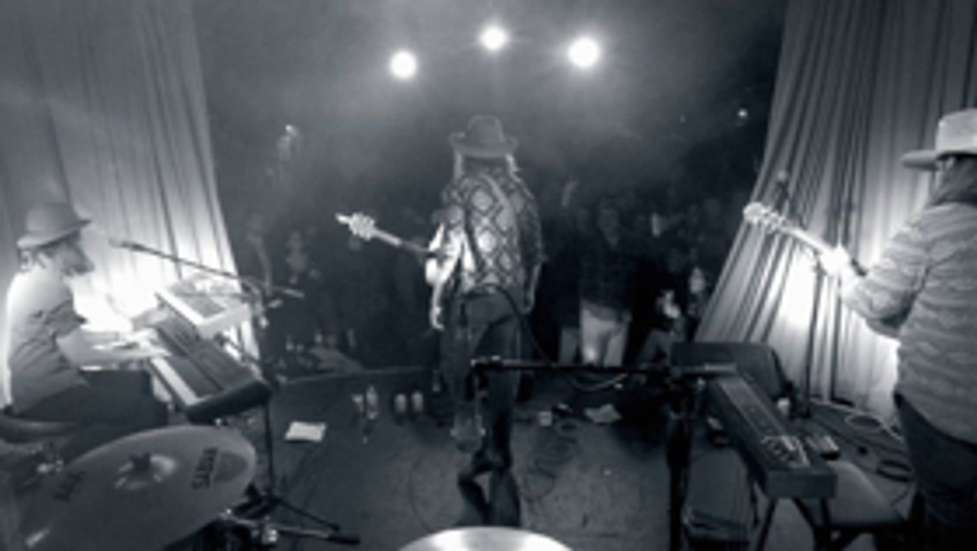 THE VEGABONDS Release New Video For Single 'Best I Can' From New Album 'V,' Band Now On Tour  Image