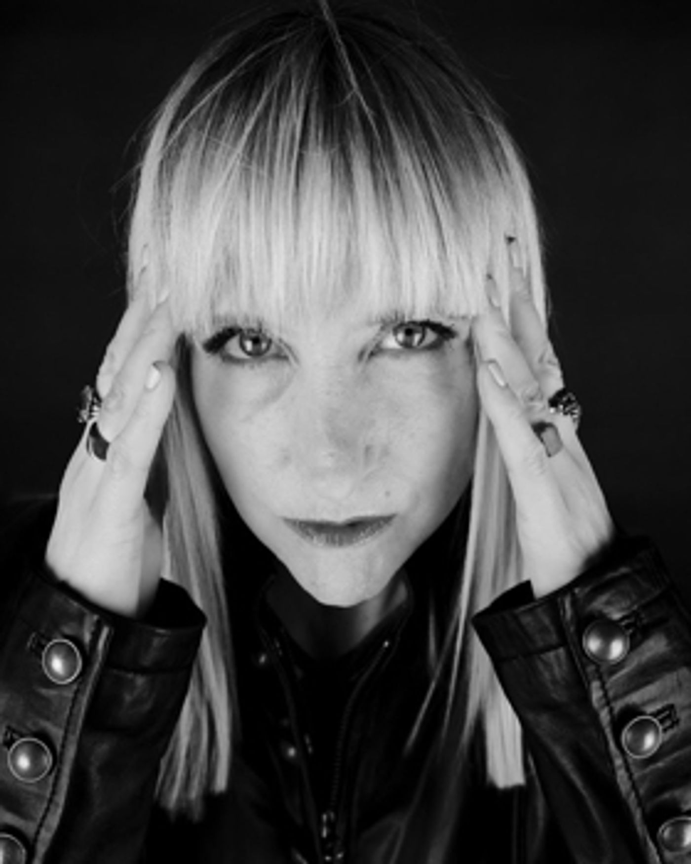 Anna Connolly Shares 'Jewels' Video With Buzzbands LA; Playing April 17 at Zebulon in Los Angeles Anna Connolly Shares 'Jewels' Video With Buzzbands LA; Playing April 17 at Zebulon in Los Angeles Image