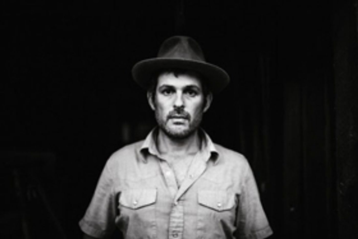 Gregory Alan Isakov's to Release New Album October 5 + First Single CHEMICALS Out Now  Image
