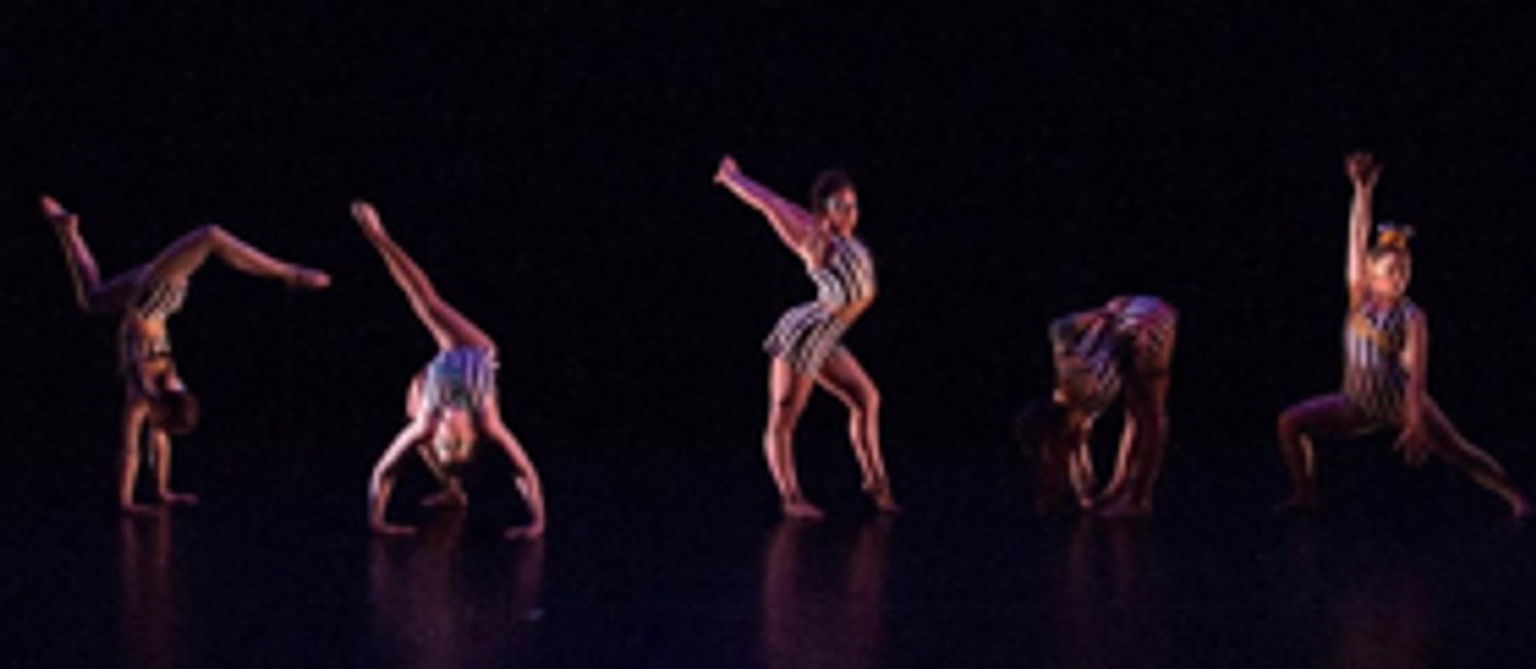 Ellie Dubois' NO SHOW to Embark on UK Tour  Image