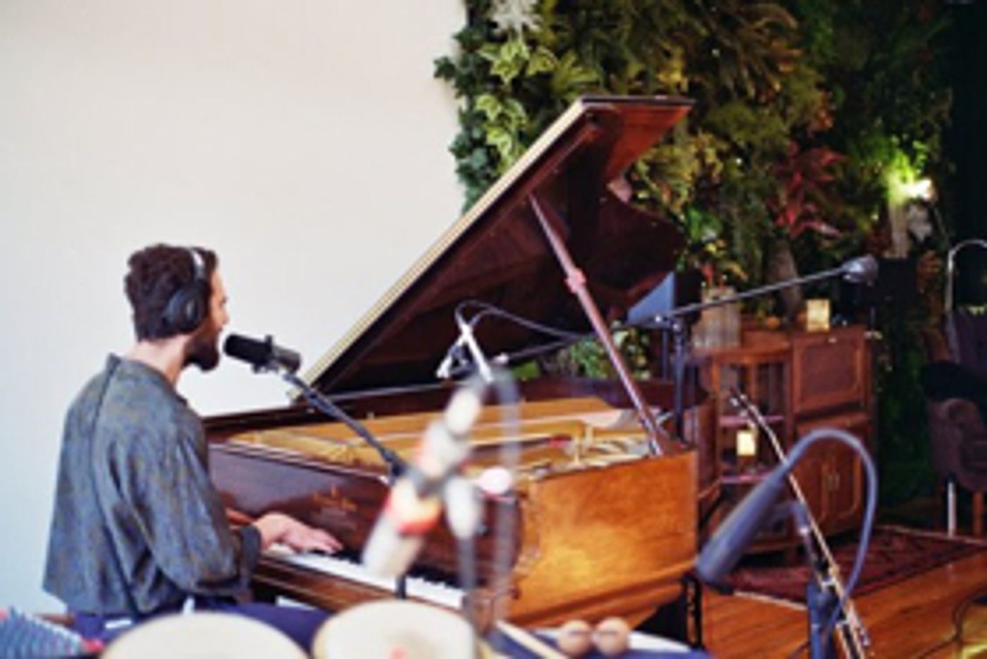 No Mono Debuts Live Performances of Butterflies' and 'Violence Broken'  Image