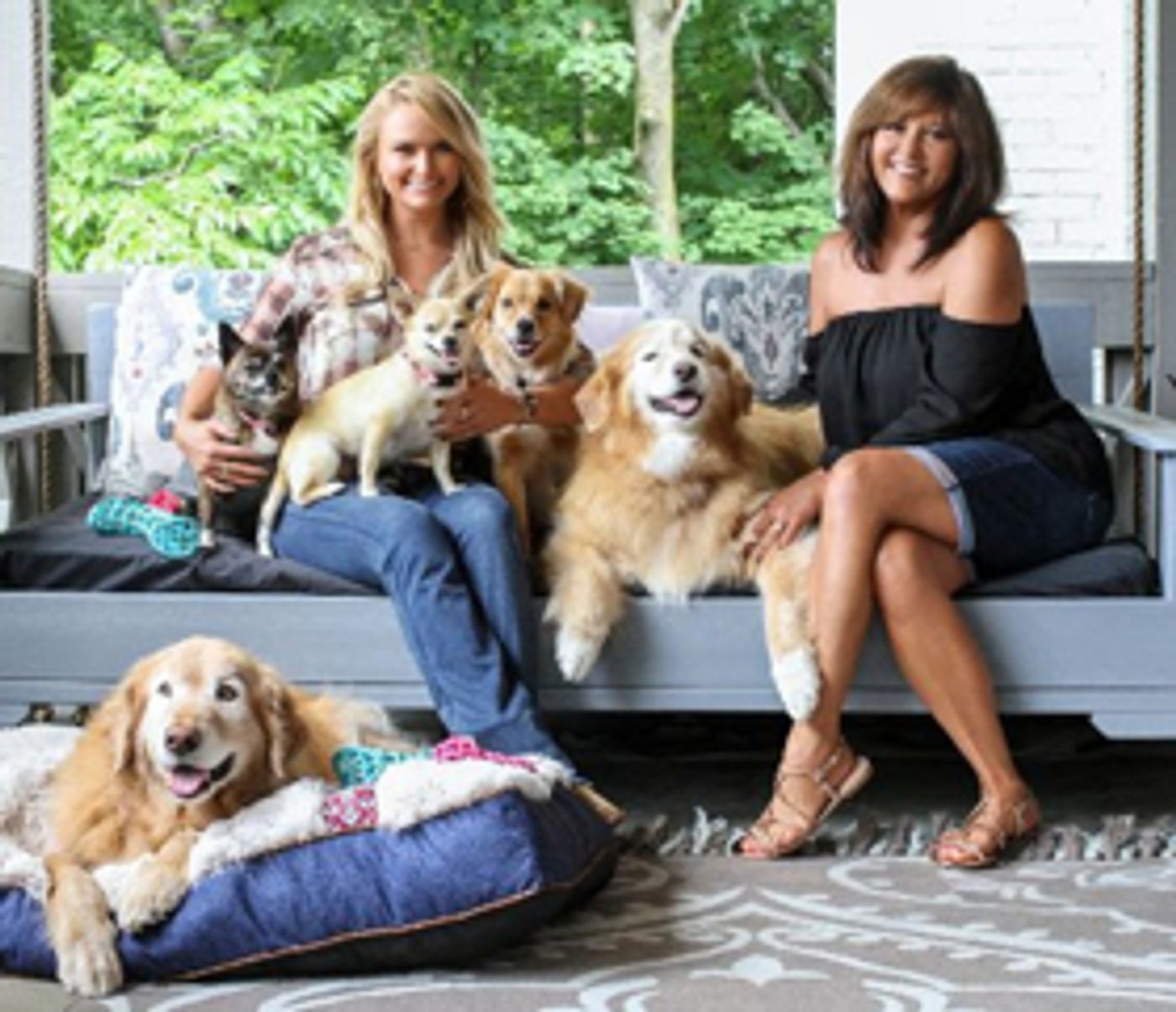 Miranda Lambert's MuttNation Celebrates 10 Years of Giving with $150,000 in Grants to Animal Shelters  Image