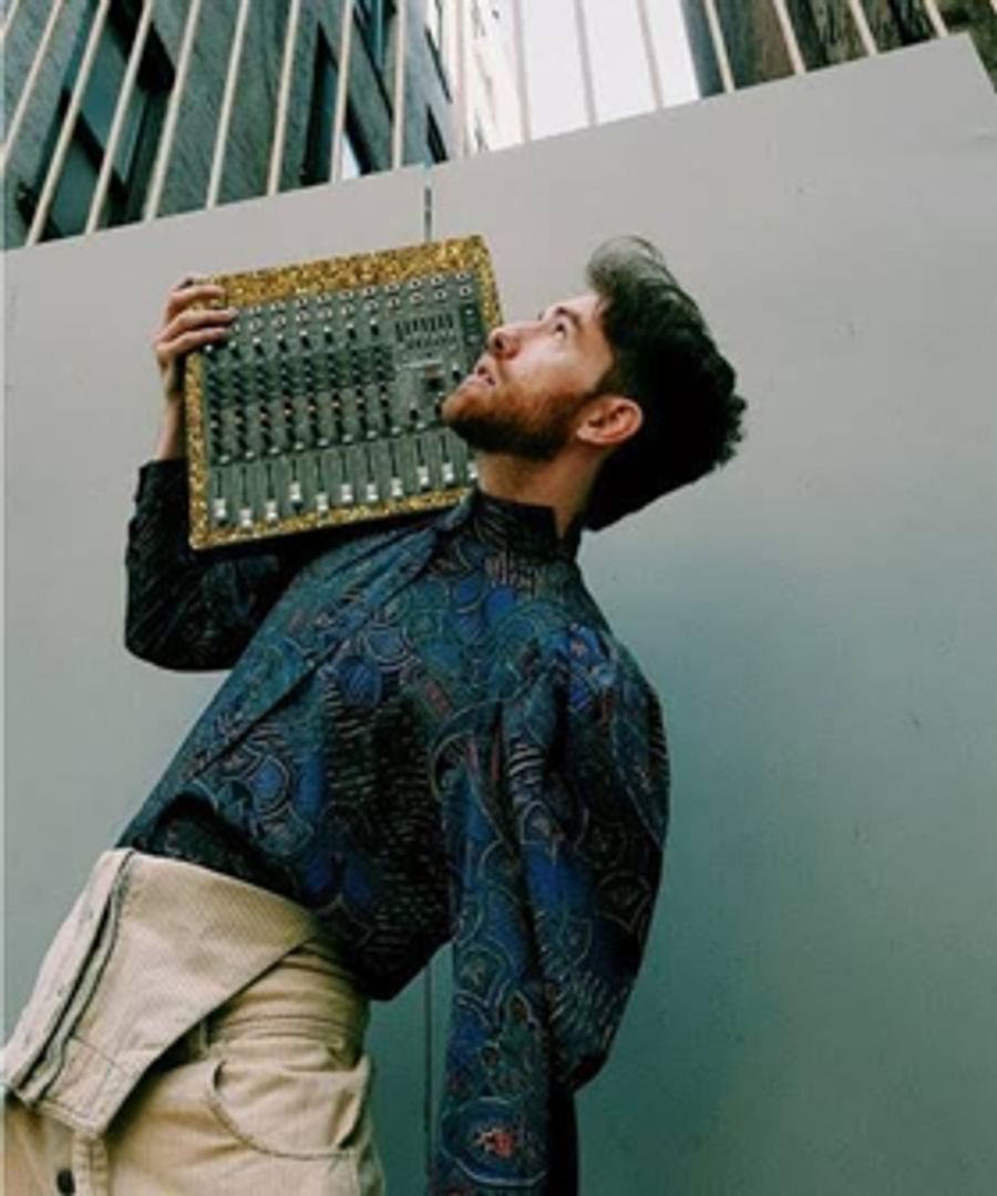 Michael Blume Releases New Track BLUNDER Image