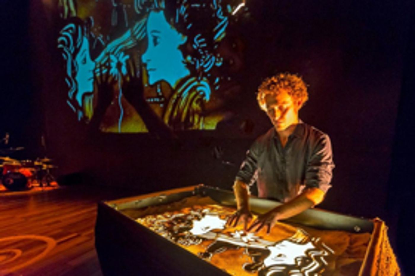 Live Storytelling with Sand: Spanish Theatre Company Brings Dreams to Jersey City  Image