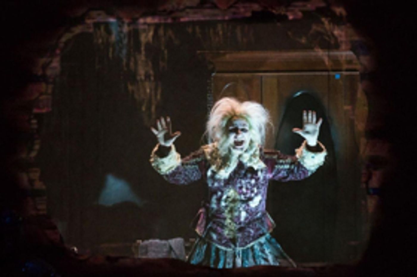 Review: SCARE PAIR: USHER HOUSE AND THE CANTERVILLE GHOST at The Broad Stage  Image