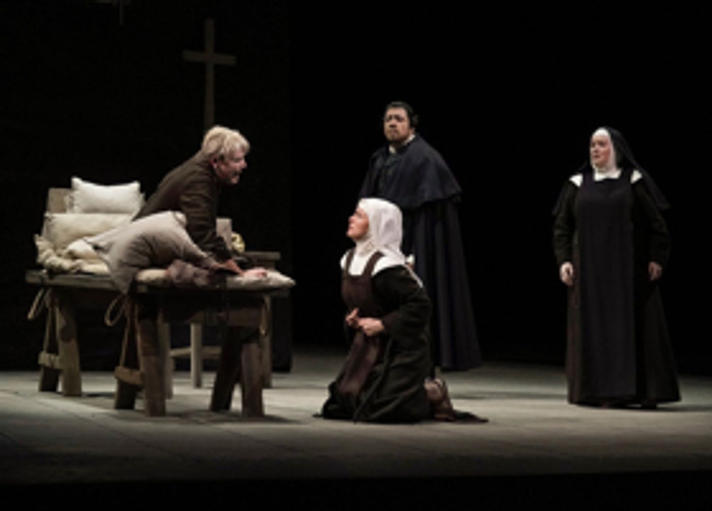 Review: Leonard Is CARMELITES' Soft Center in Met's Brilliant Production  Image
