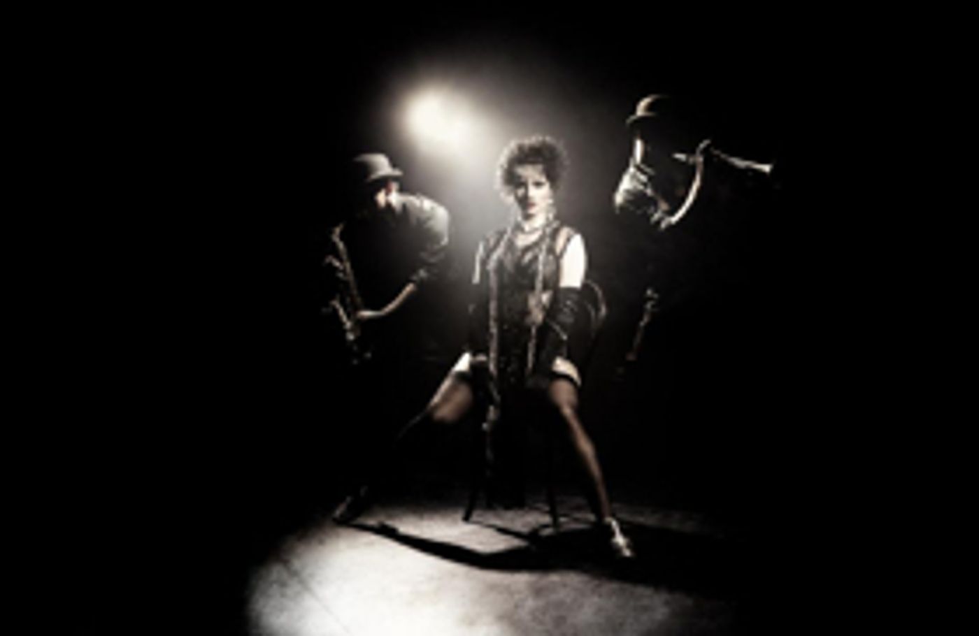 CHICAGO Brings Murder, Fame, and All That Jazz to the Court Theatre  Image