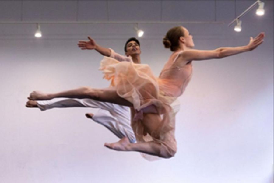 Amanda Selwyn Dance Theatre Presents The World Premiere Of CROSSROADS Image