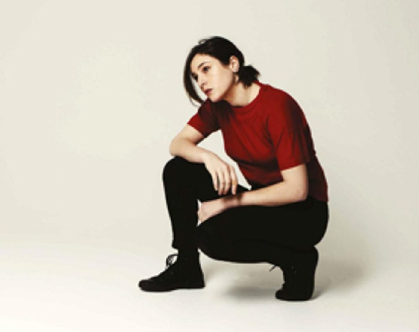 Review: Obvious and Subtle Addiction Are Explored in New Australian Play DEAD CAT BOUNCE  Image