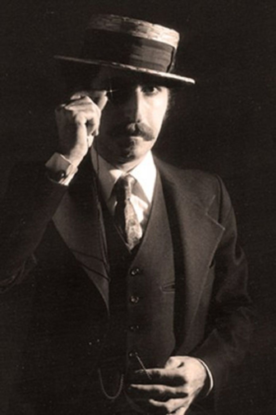 Legendary Artist Leon Redbone Passes Away Image