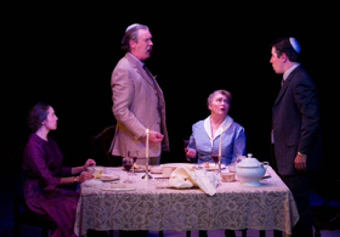 Review: THE IMMIGRANT is a Touching and Timely Piece of Theatre  Image