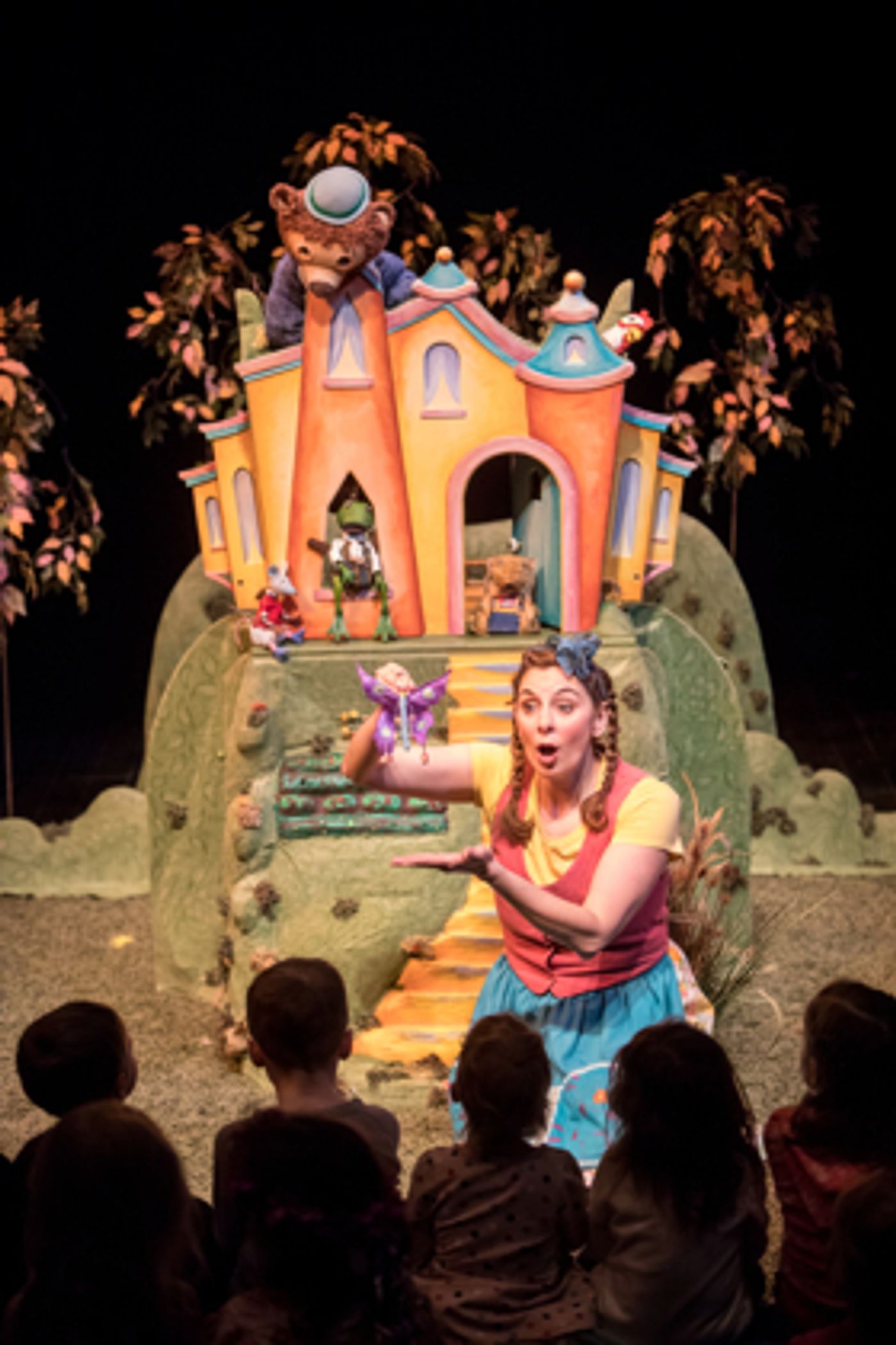 Review: CTC Creates Magic this Midwinter in THE BIGGEST LITTLE HOUSE IN THE FOREST  Image