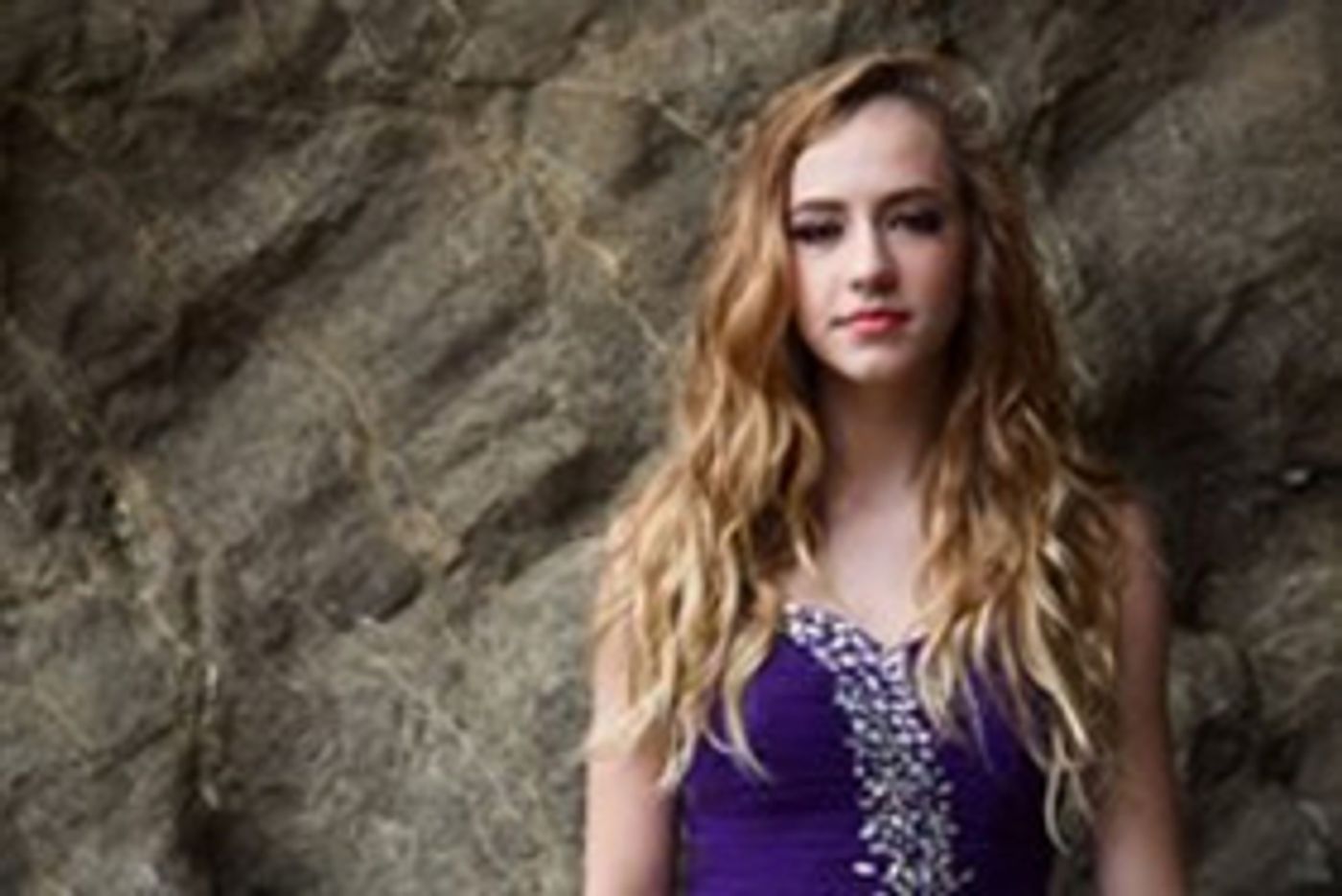 Alexa Friedman Premieres Inspiring Music Video 'Meant To Be' on Huffington Post  Image