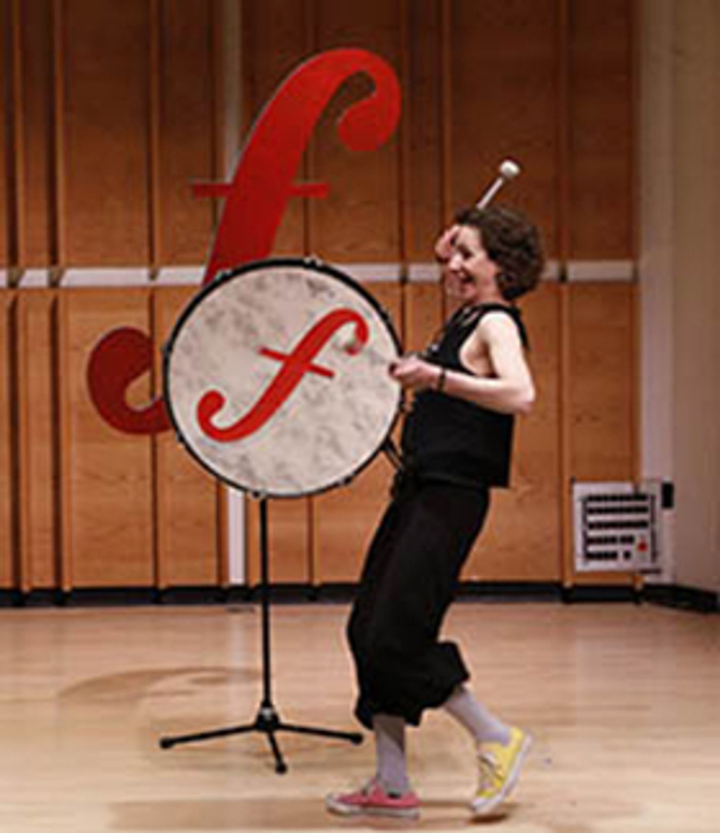 Associate Principal Viola Rebecca Young Receives Ford Musician Award for Excellence in Community Service  Image