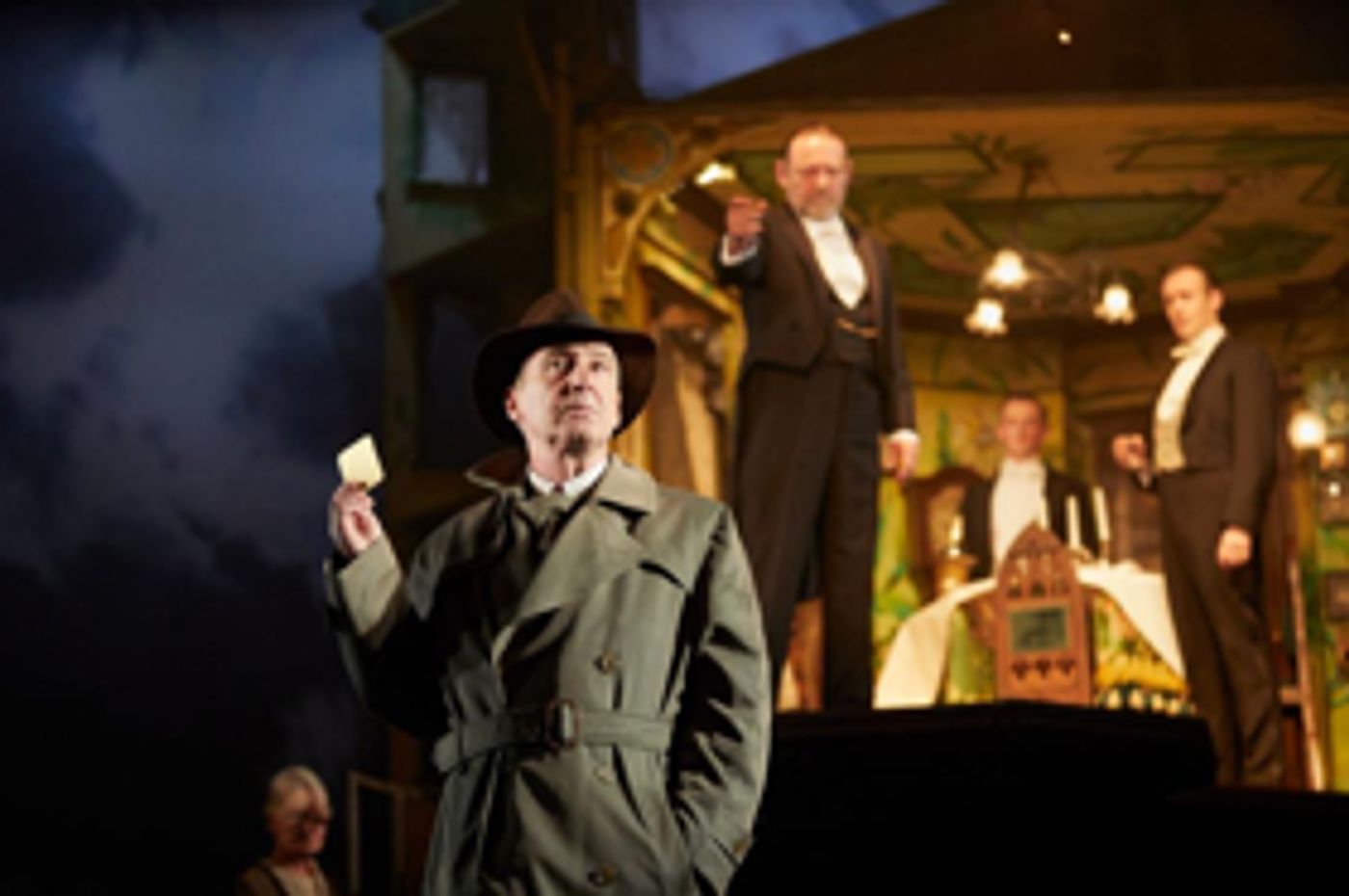 Review: AN INSPECTOR CALLS at Chicago Shakespeare Theater  Image