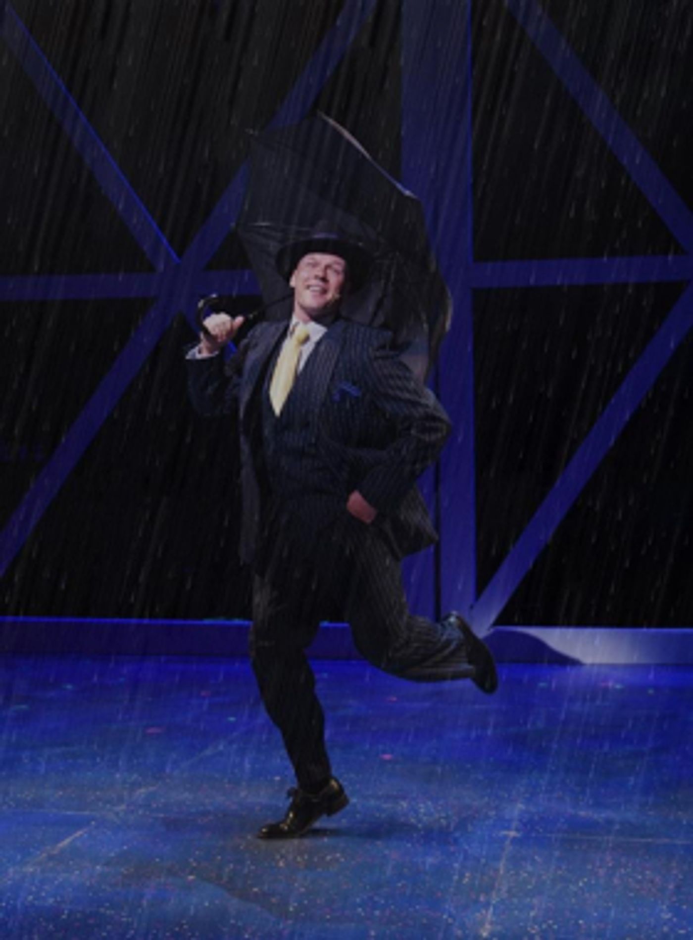 Review: MSMT Brings Glitter of Hollywood's Golden Age to the Pickard Stage  Image