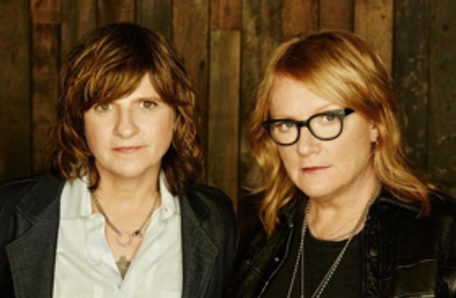 Indigo Girls Come to the Warner Image