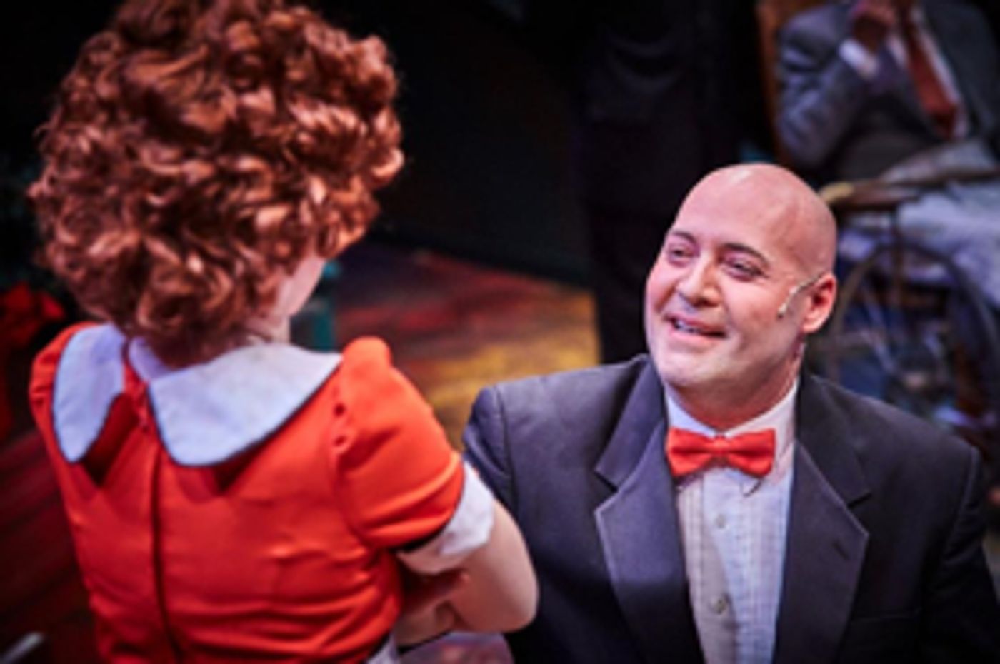 ANNIE Brings Warmth and Cheer to Hale Theatre  Image