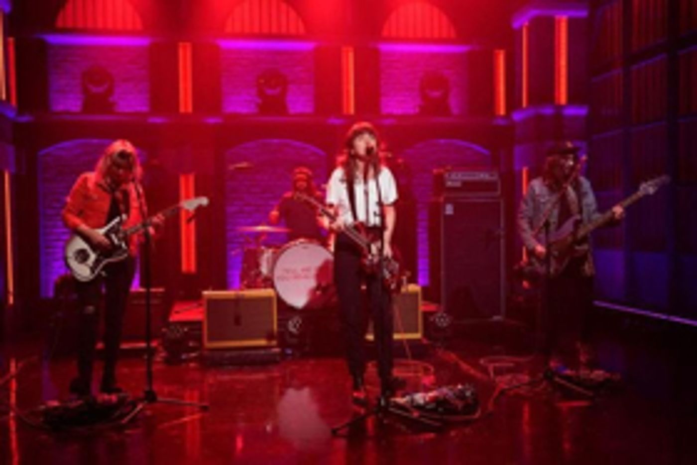 Courtney Barnett Performs on LATE NIGHT WITH SETH MEYERS, On U.S. Tour Now Courtney Barnett Performs on LATE NIGHT WITH SETH MEYERS, On U.S. Tour Now Image