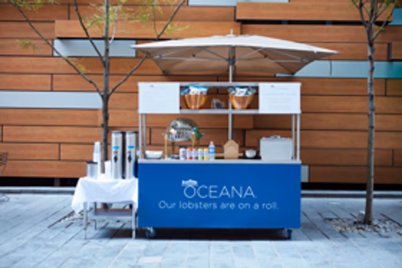 OCEANA Lobster Cart Returns to Midtown for Weekday Lunchtime OCEANA Lobster Cart Returns to Midtown for Weekday Lunchtime Image