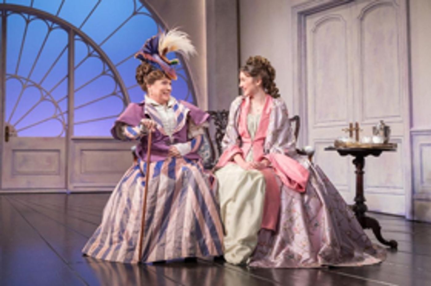 Review: LADY WINDERMERE'S FAN, Vaudeville Theatre  Image