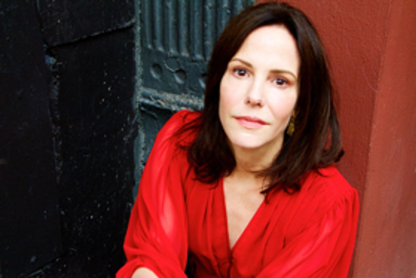 Breaking: Mary-Louise Parker Will Lead Adam Rapp's THE SOUND INSIDE on Broadway; David Cromer Set to Direct  Image