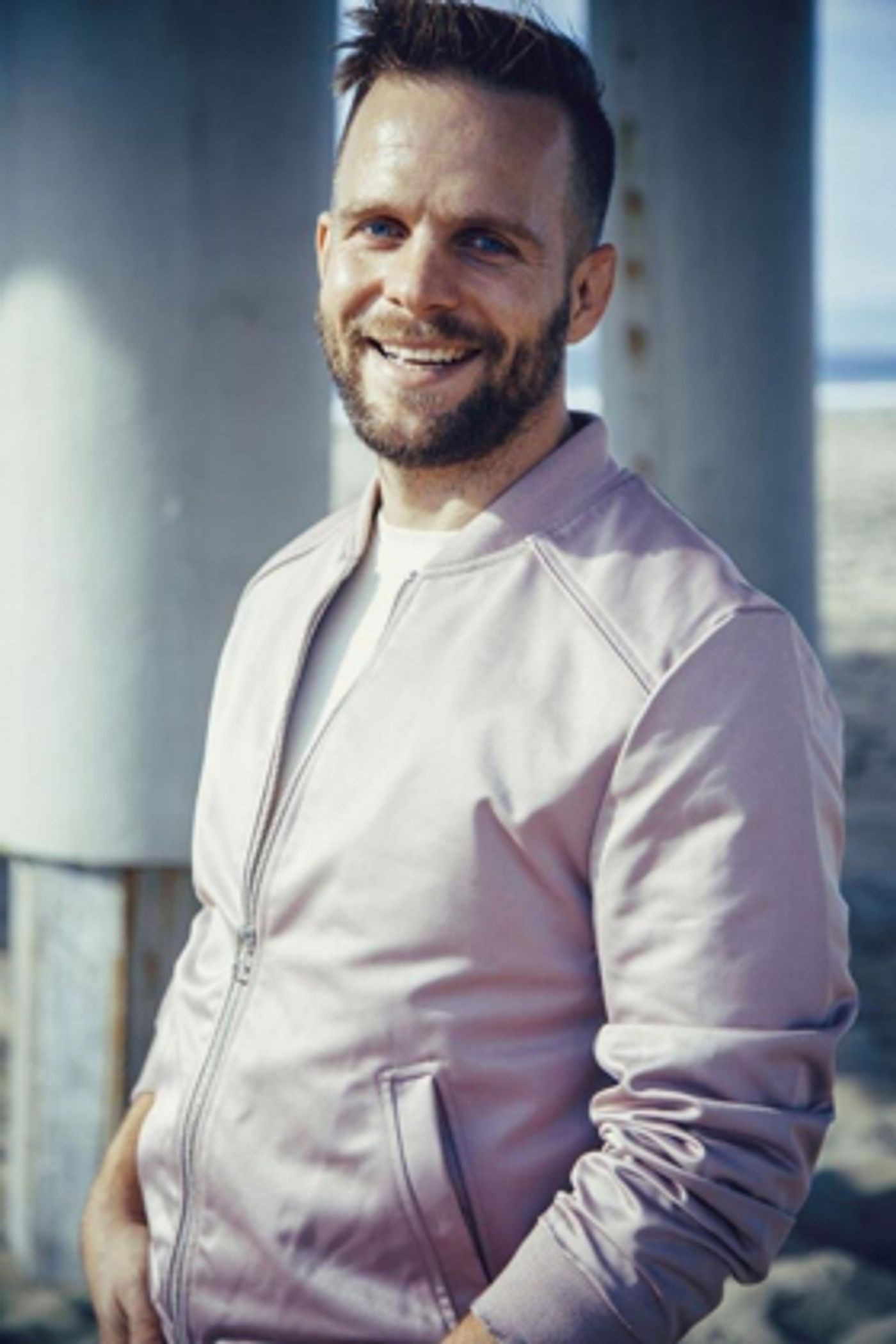 Acclaimed LGBTQ Singer-Songwriter Tom Goss Brings 'Songs & Stories' to The RRazz Room July 28  Image