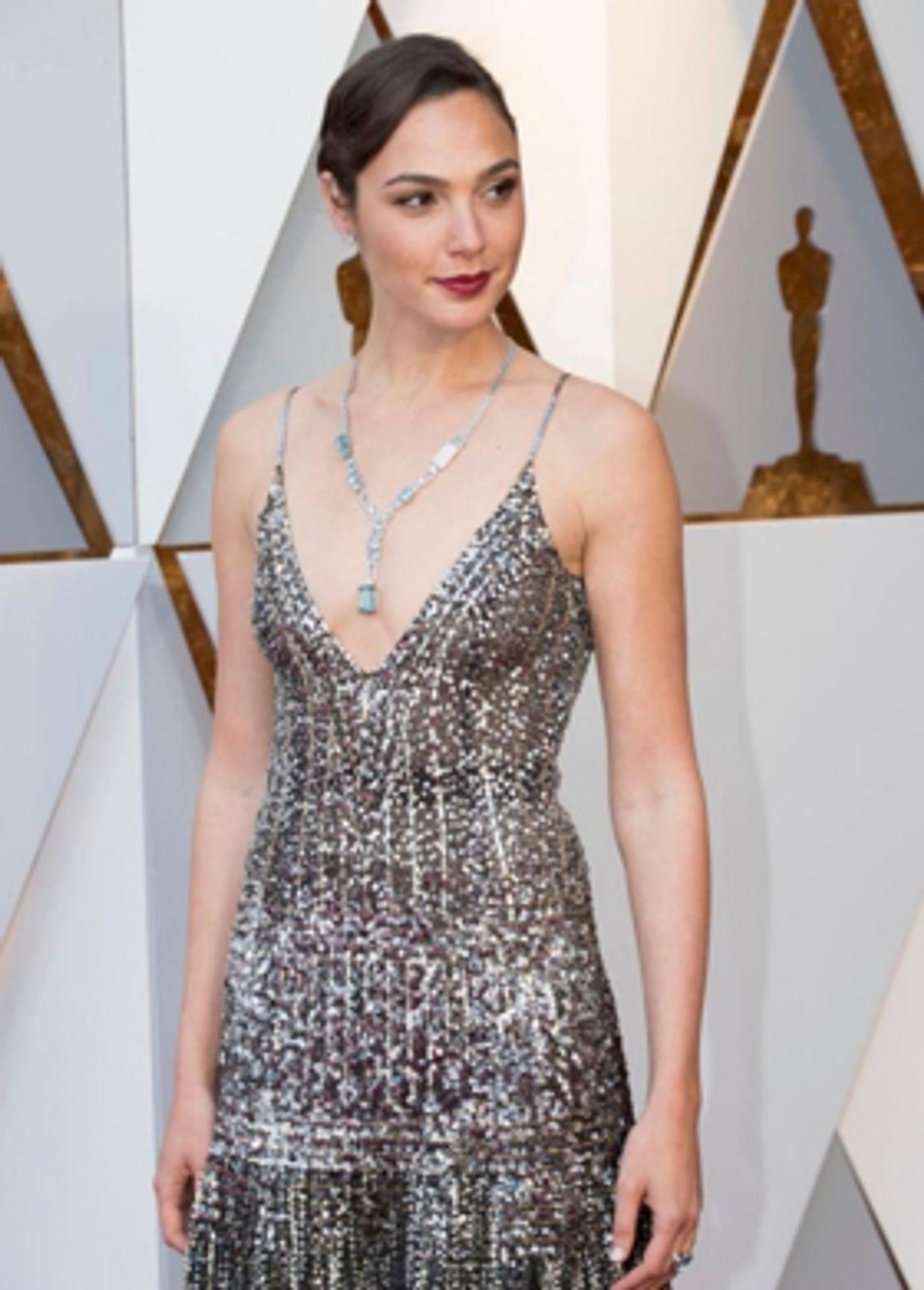 Gal Gadot Joins Dwayne Johnson for Upcoming Action Comedy RED NOTICE  Image