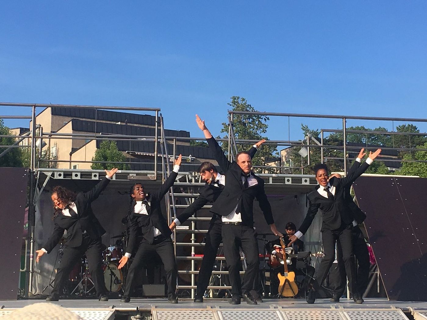 Review: STOP THE WORLD . I WANT TO GET OFF at Parkteatern Review: STOP THE WORLD . I WANT TO GET OFF at Parkteatern Image