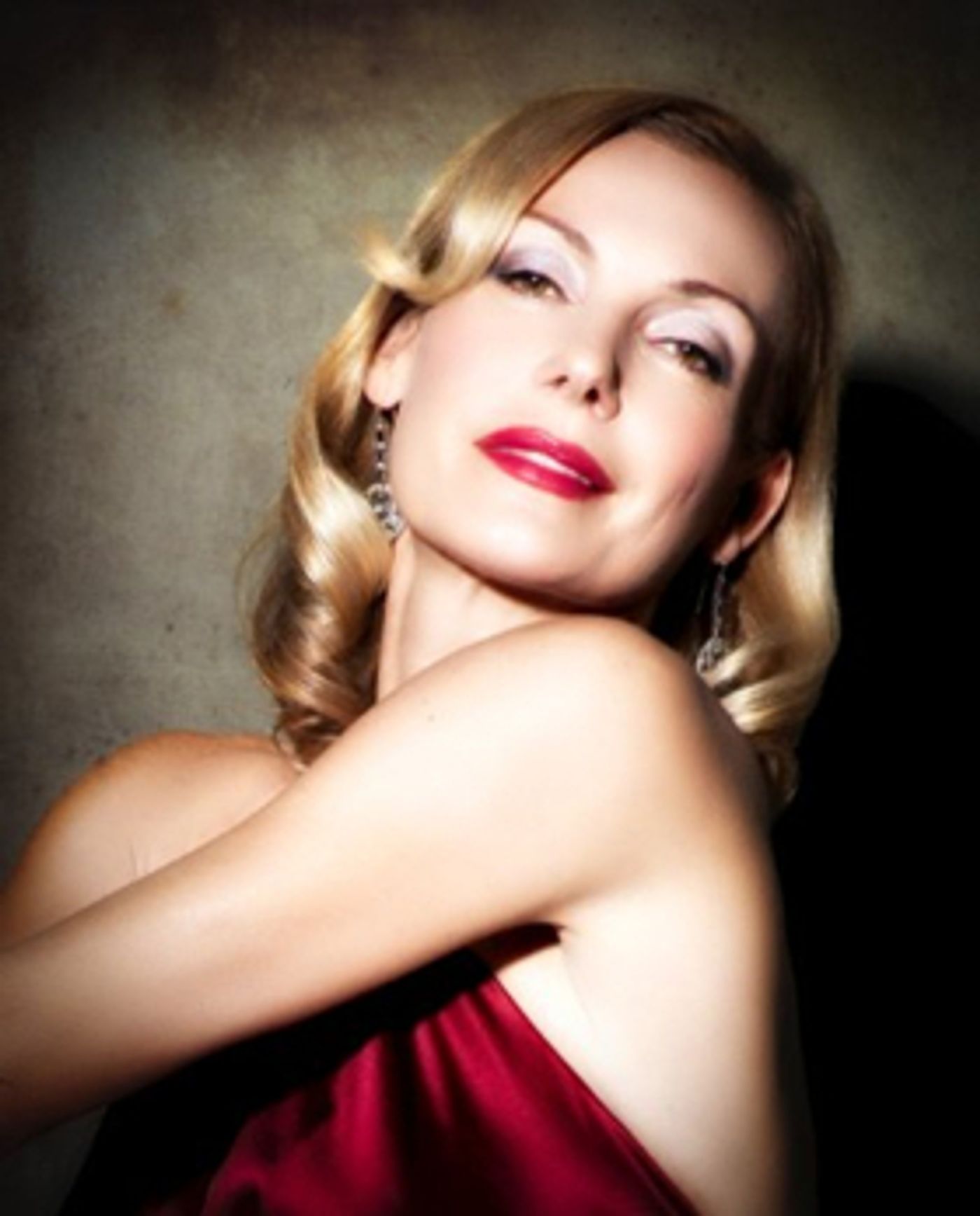 Ute Lemper Returns To Cafe Carlyle  Image