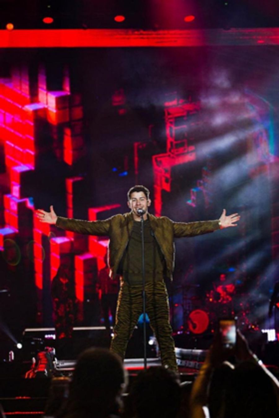 VILLAMIX FESTIVAL GOIÂNIA Attracts More Than 110,000 With Headliners Shawn Mendes And Nick Jonas Image