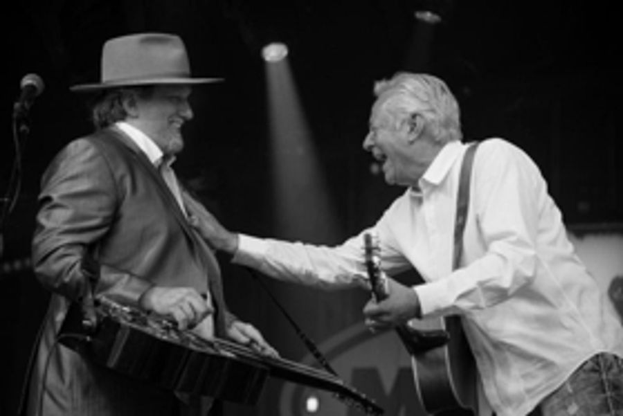 Tommy Emmanuel Announces Additional Tour Dates with Jerry Douglas Image