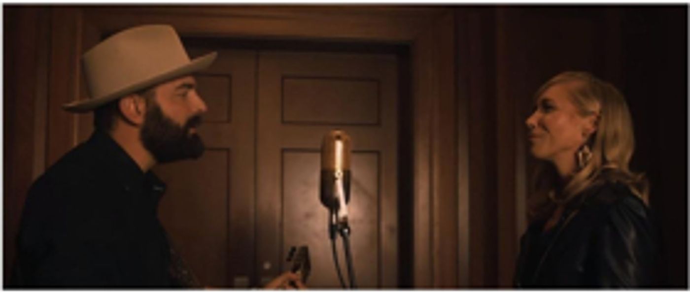 Drew & Ellie Holcomb Share ELECTRICITY Video, Tour Continues Tonight in Tampa  Image